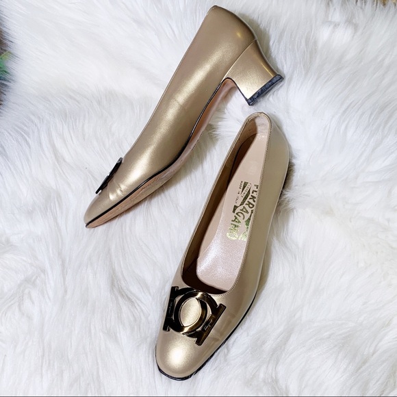 Ferragamo Large Logo Gold Leather Block Kitten Heel Shoes - Picture 2 of 6